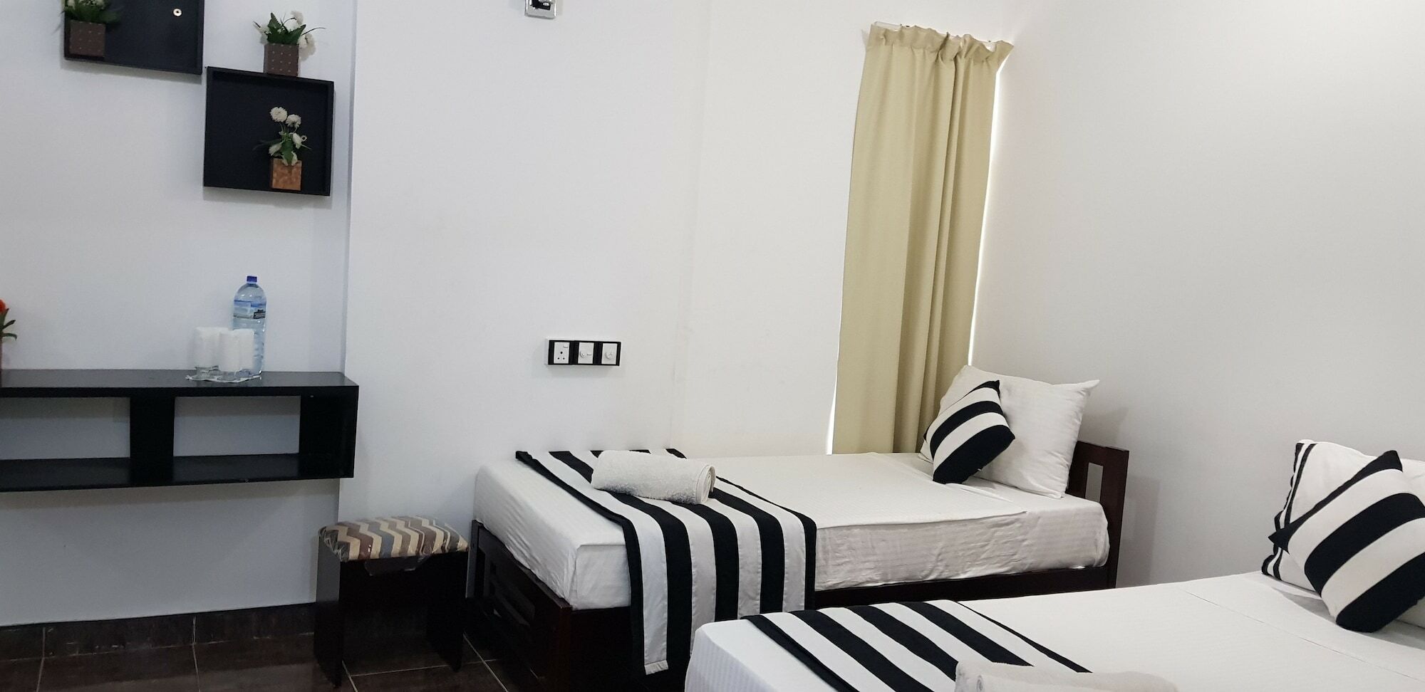 Aura City Hostel Anuradhapura Exteriör bild